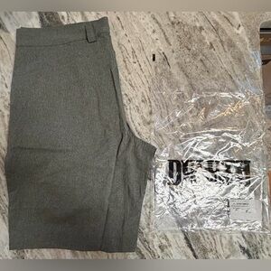 Duluth Trading Co. Gunmetal Breezeshooter Flat Front mesh Shorts. NWT.